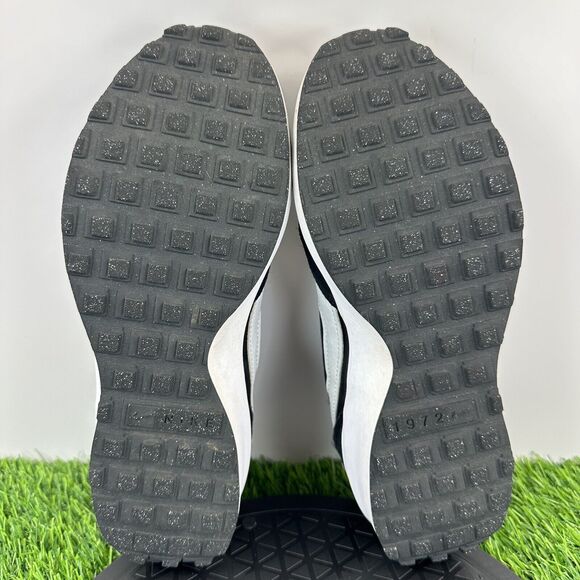 Nike Black Sneakers Classic Style - Picture 7 of 9